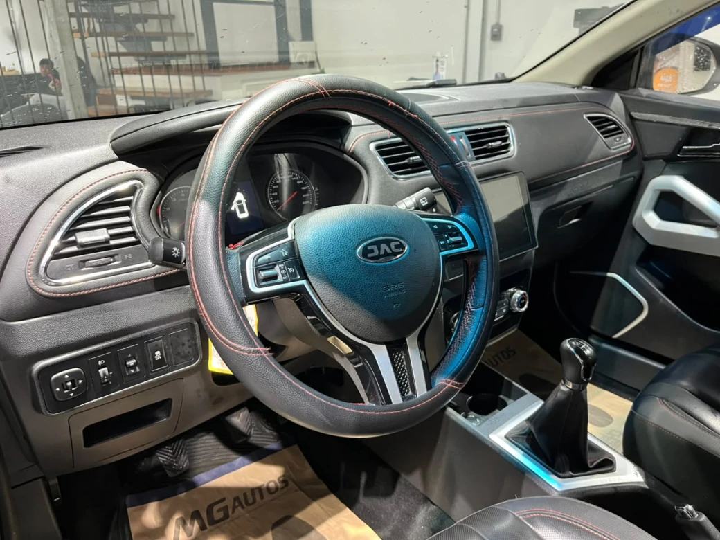 imagen 0 de vehiculo con id 2213